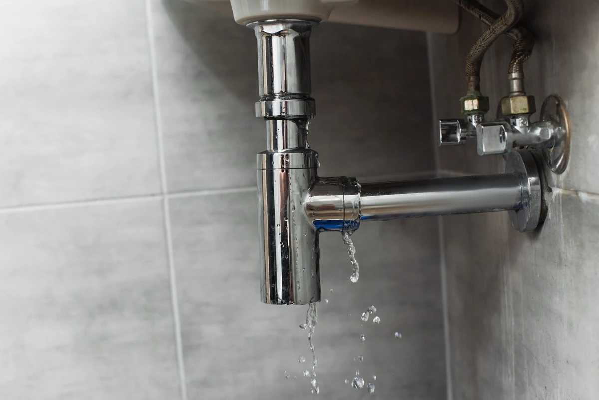 Leaking bathroom sink in need of Calgary plumber